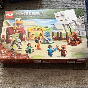 LEGO Minecraft The Ghast Balloon Village Attack Set- Unopened